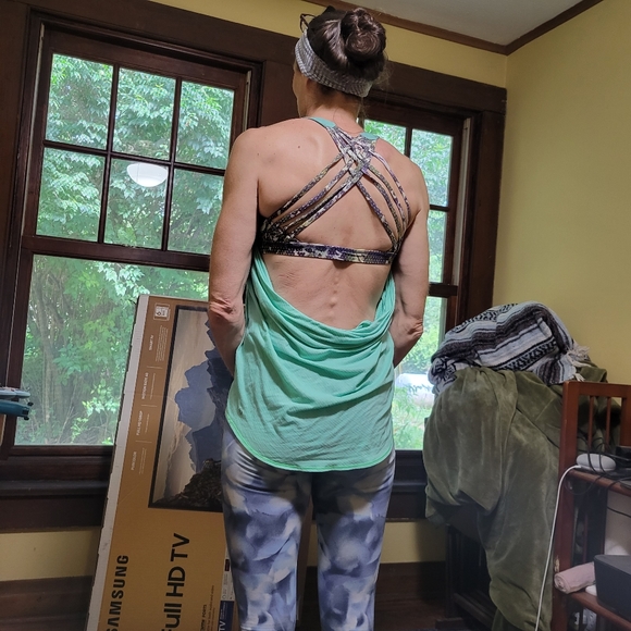 Size 6 Lululemon Wild tank in pistachio - Picture 3 of 4